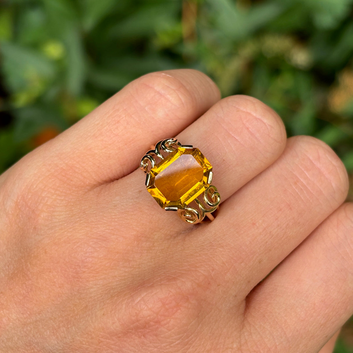 Vintage, 1940s citrine cocktail ring