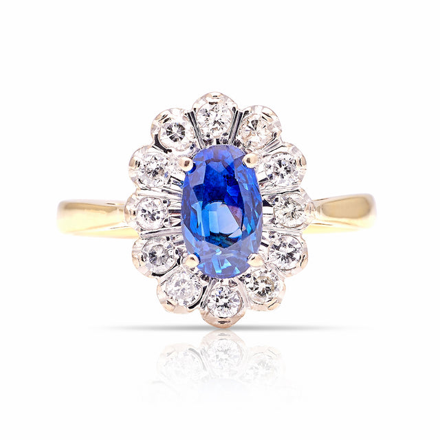 2046-Vintage, 1980s sapphire & diamond cluster ring front