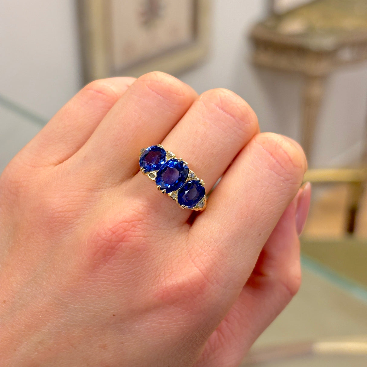 Antique, Victorian three-stone sapphire ring