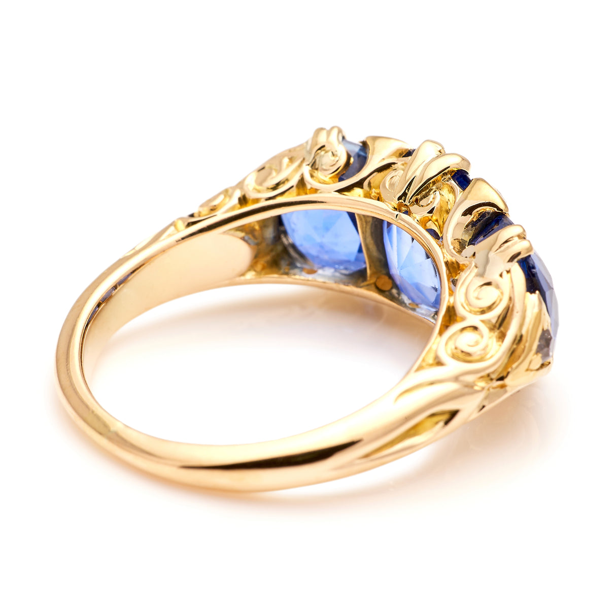 Antique, Victorian three-stone sapphire ring