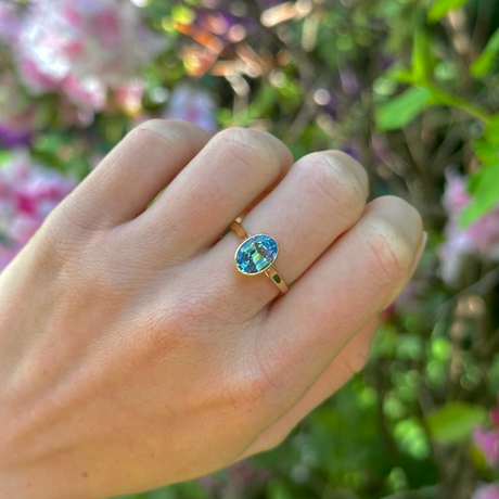 French, Art Deco Fine Aquamarine Single-Stone Ring, 18ct Yellow Gold worn on hand.