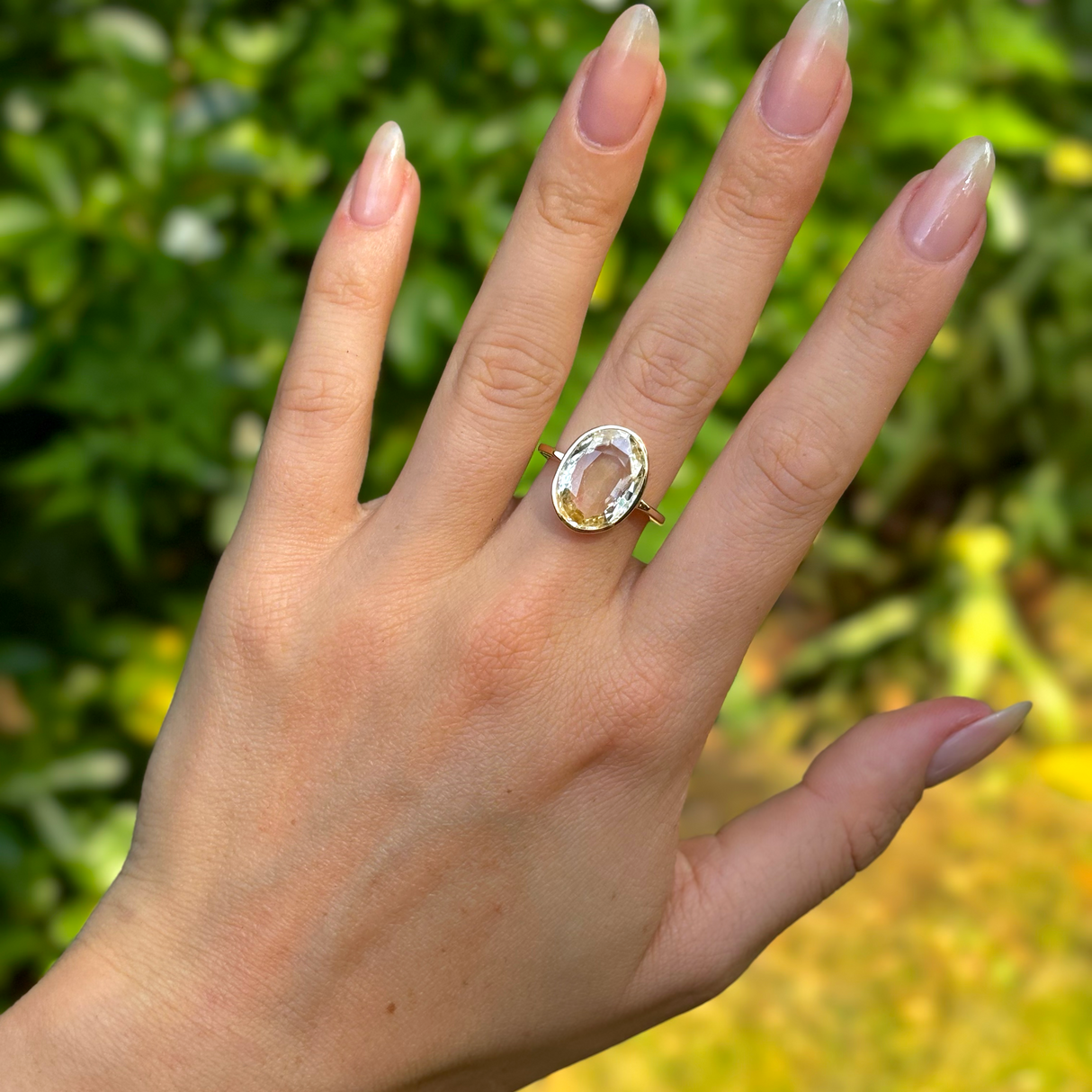 Vintage, 1980s single-stone pale yellow sapphire ring, 18ct yellow gold 