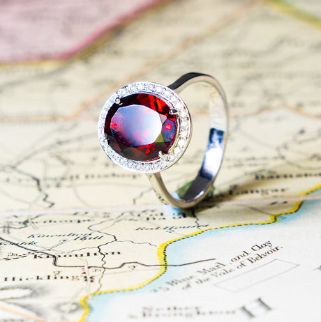 Vintage garnet & diamond cluster ring side