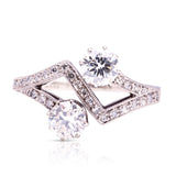 Vintage, Art Deco toi et moi diamond engagement ring