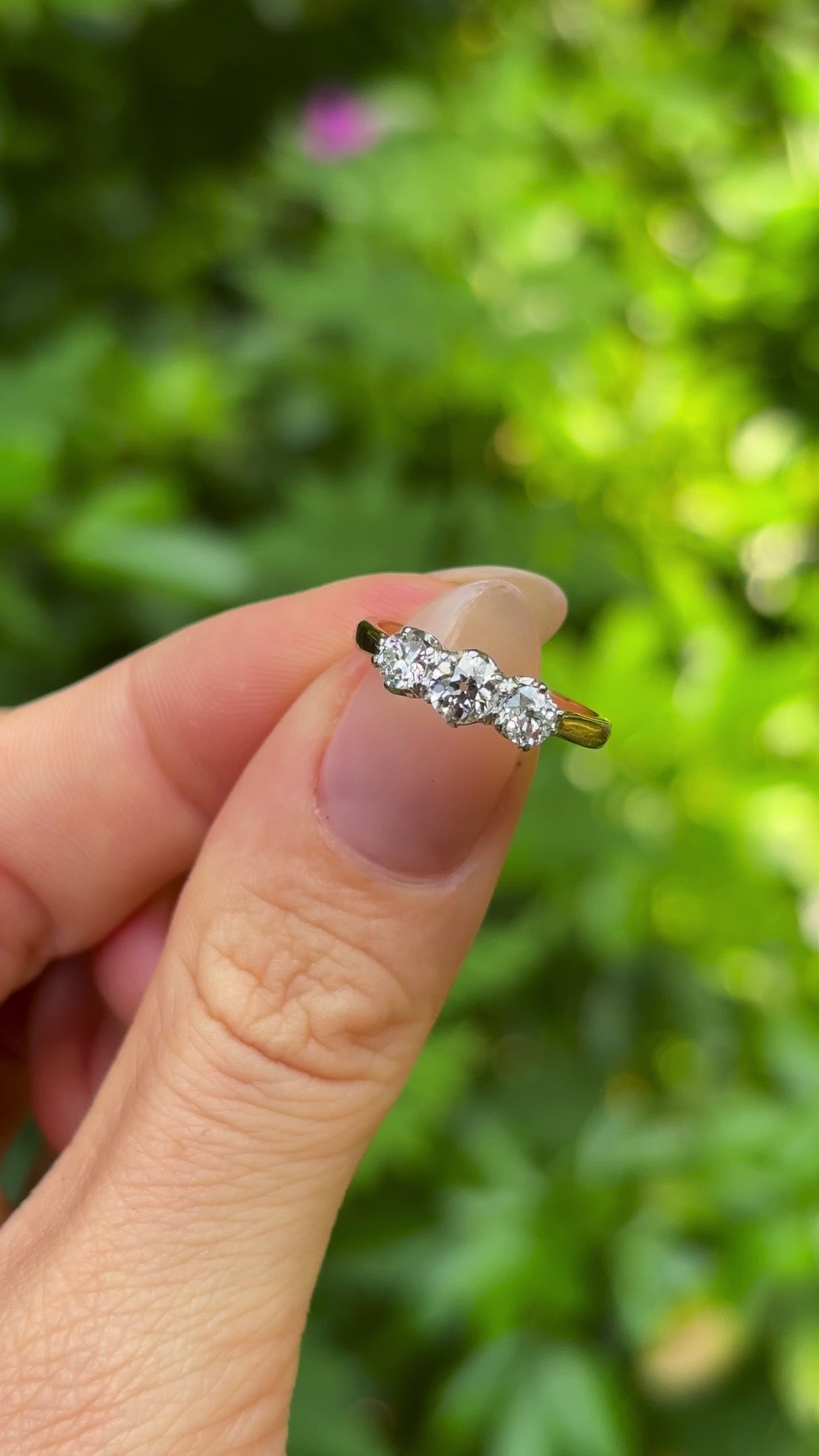 Antique, Edwardian three-stone diamond ring, 18ct yellow gold