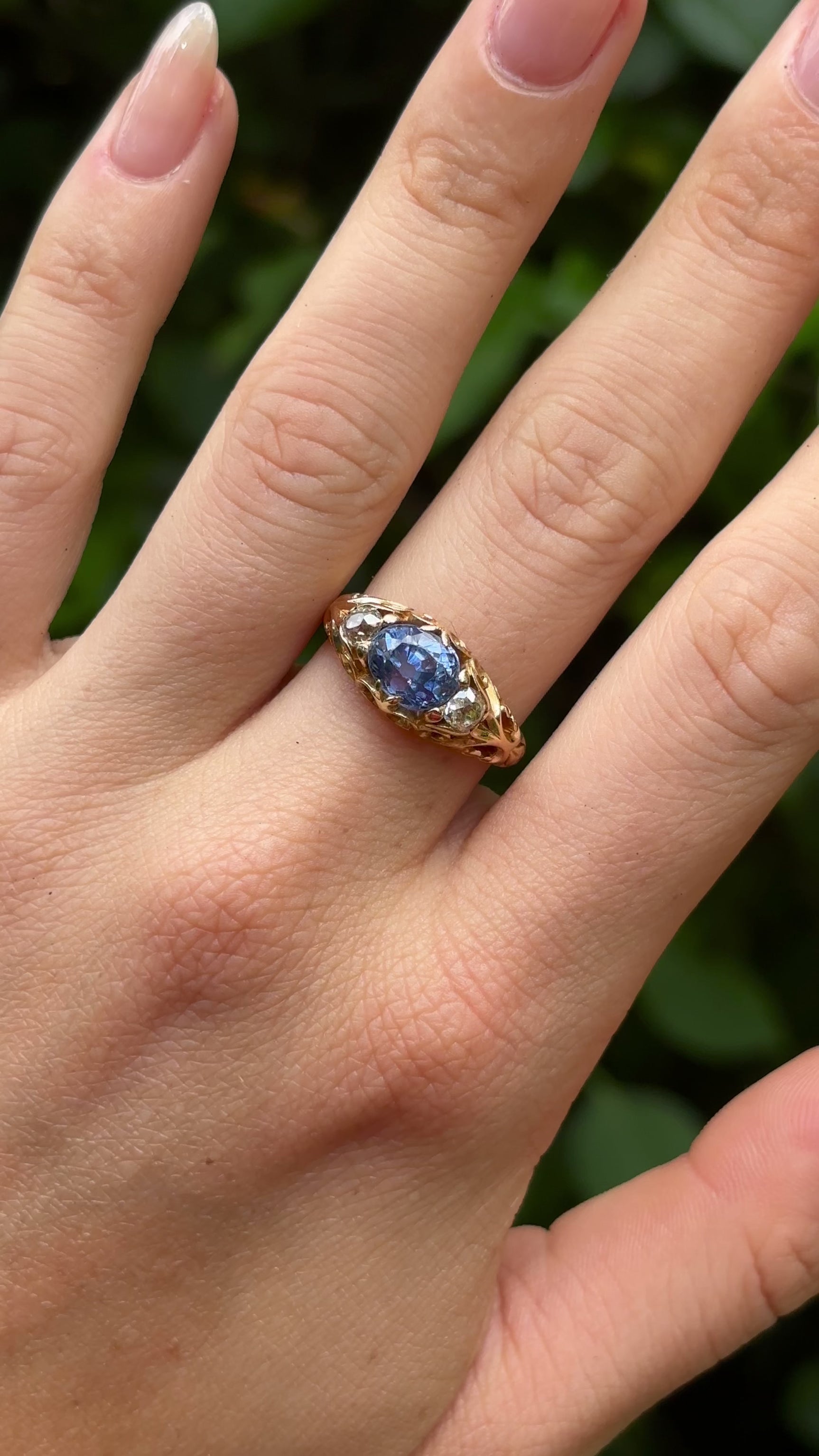 Antique, Victorian sapphire & diamond three-stone ring, 18ct yellow gold