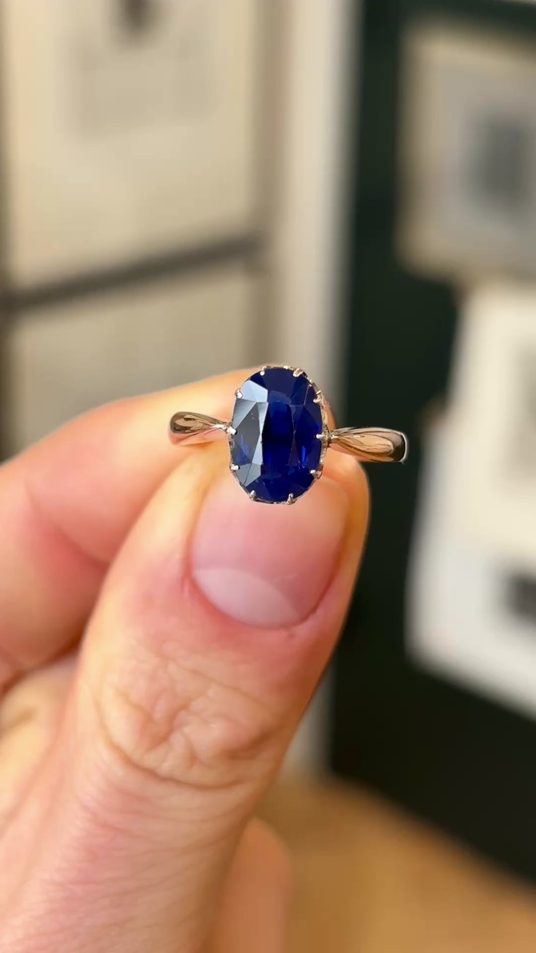 Antique, Edwardian sapphire solitaire ring