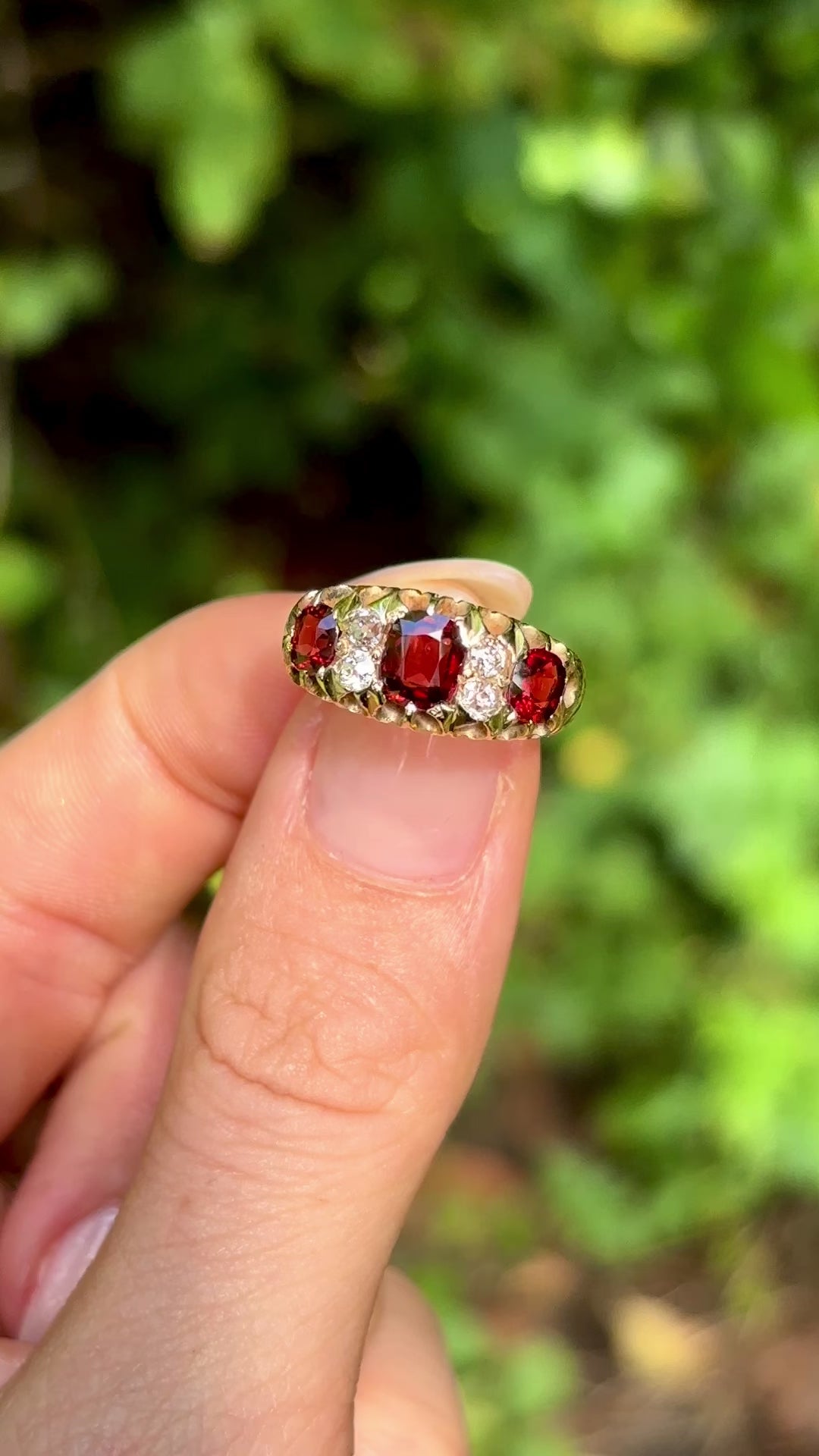 Antique, Victorian ruby & diamond three-stone ring, 18ct yellow gold