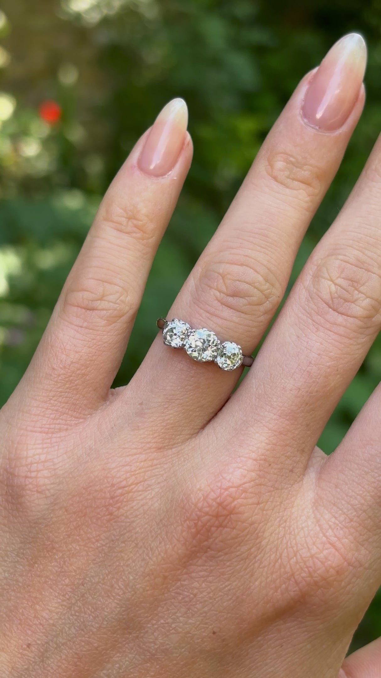 Vintage, Art Deco three-stone diamond ring, 18ct white gold & platinum