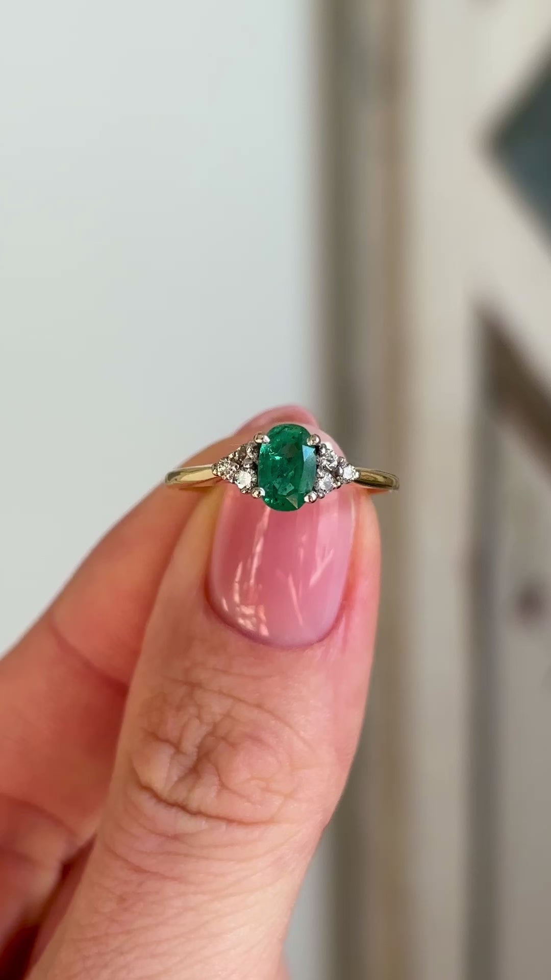 Vintage, 1970s emerald & diamond ring