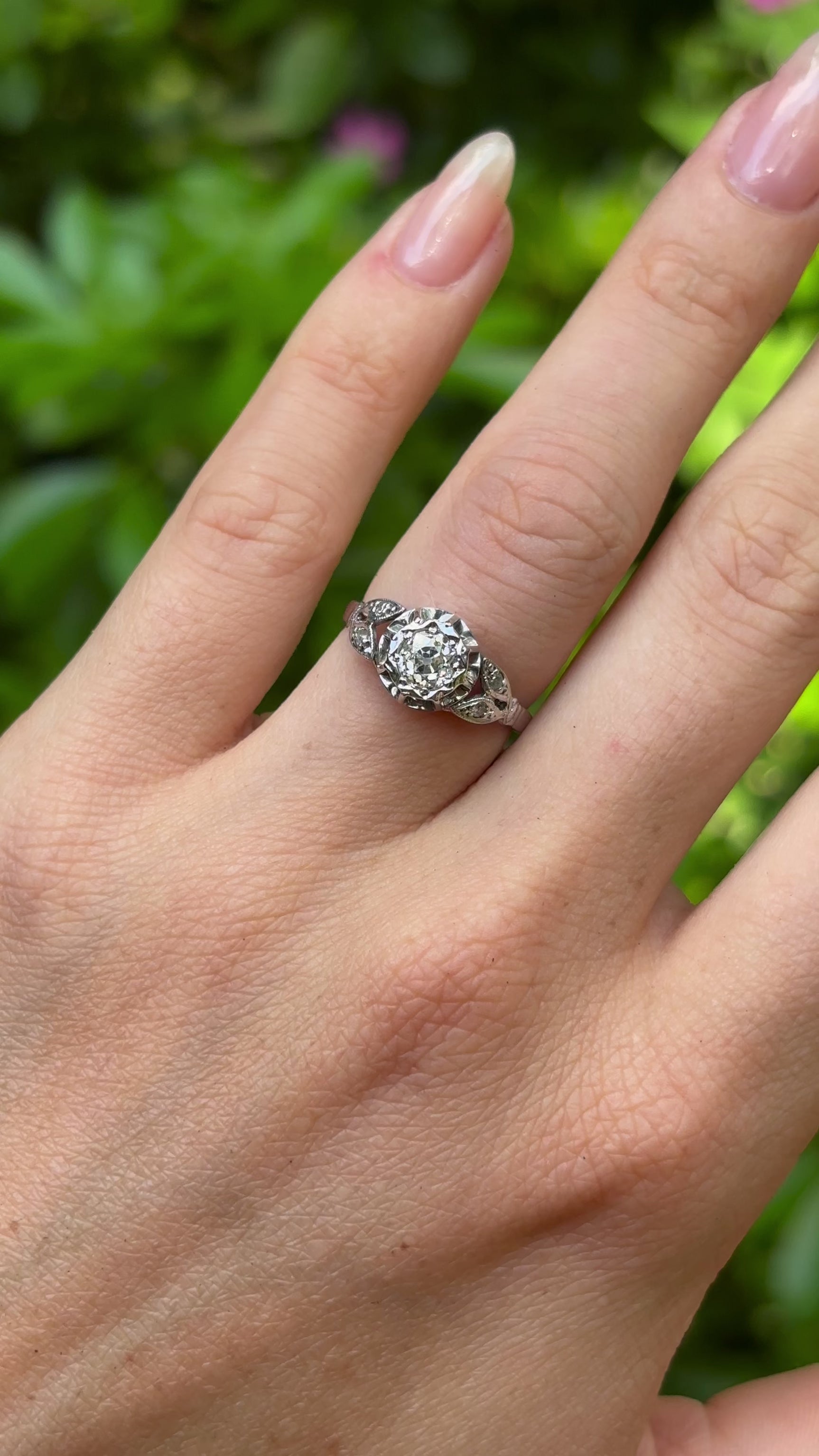 Antique, late Victorian diamond engagement ring, 18ct white gold and platinum