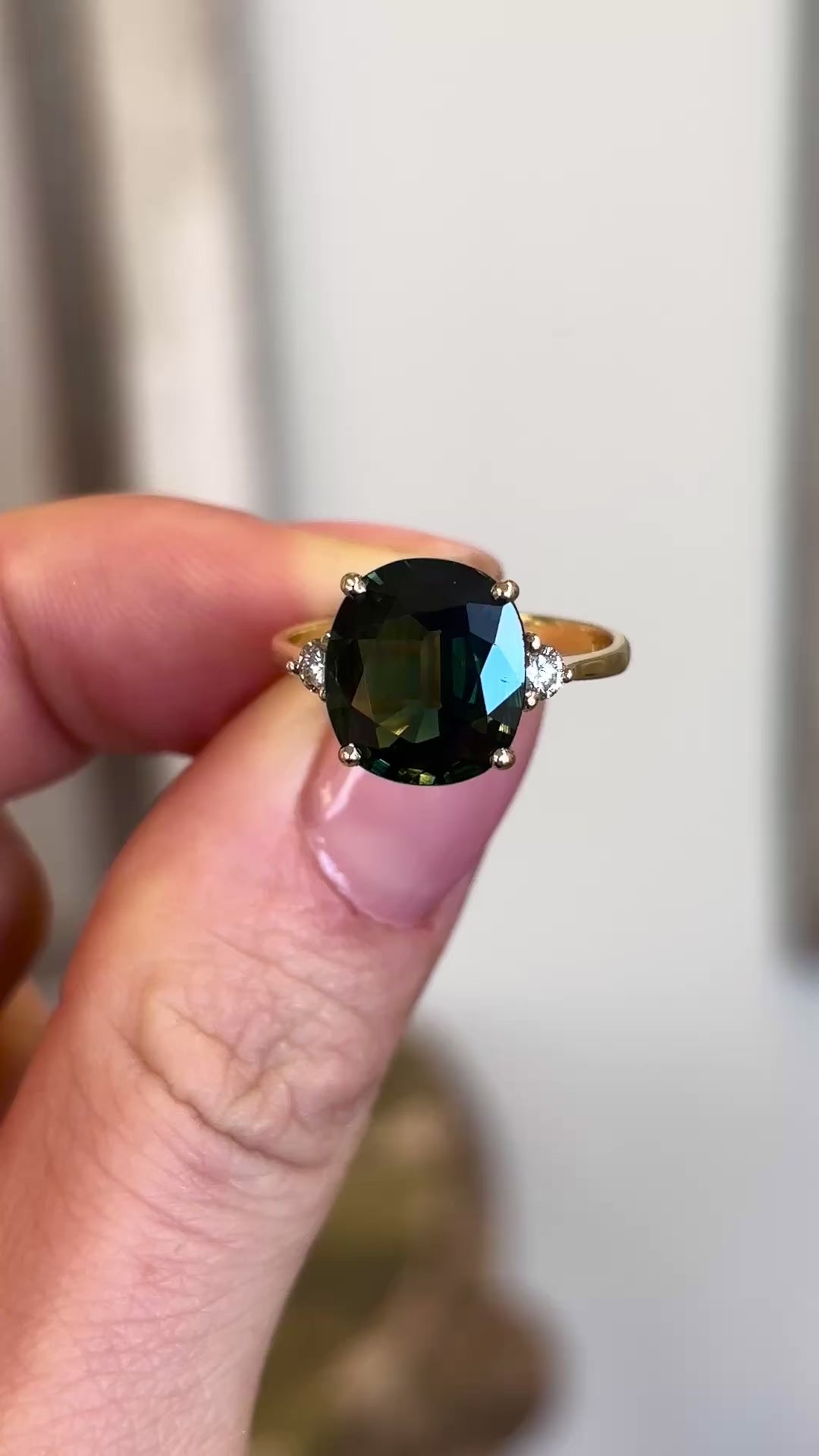 Vintage, 1960s green sapphire & diamond ring