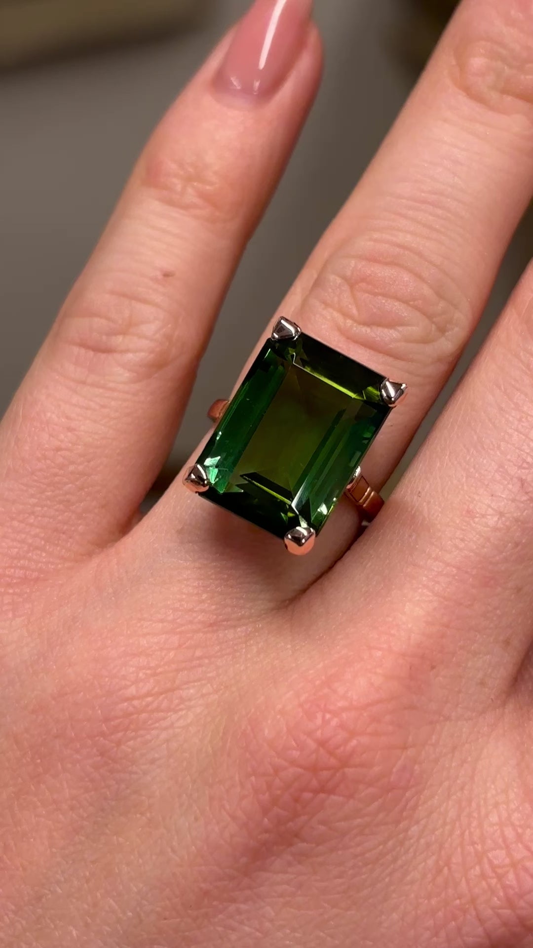 Vintage, 1950s green tourmaline cocktail ring