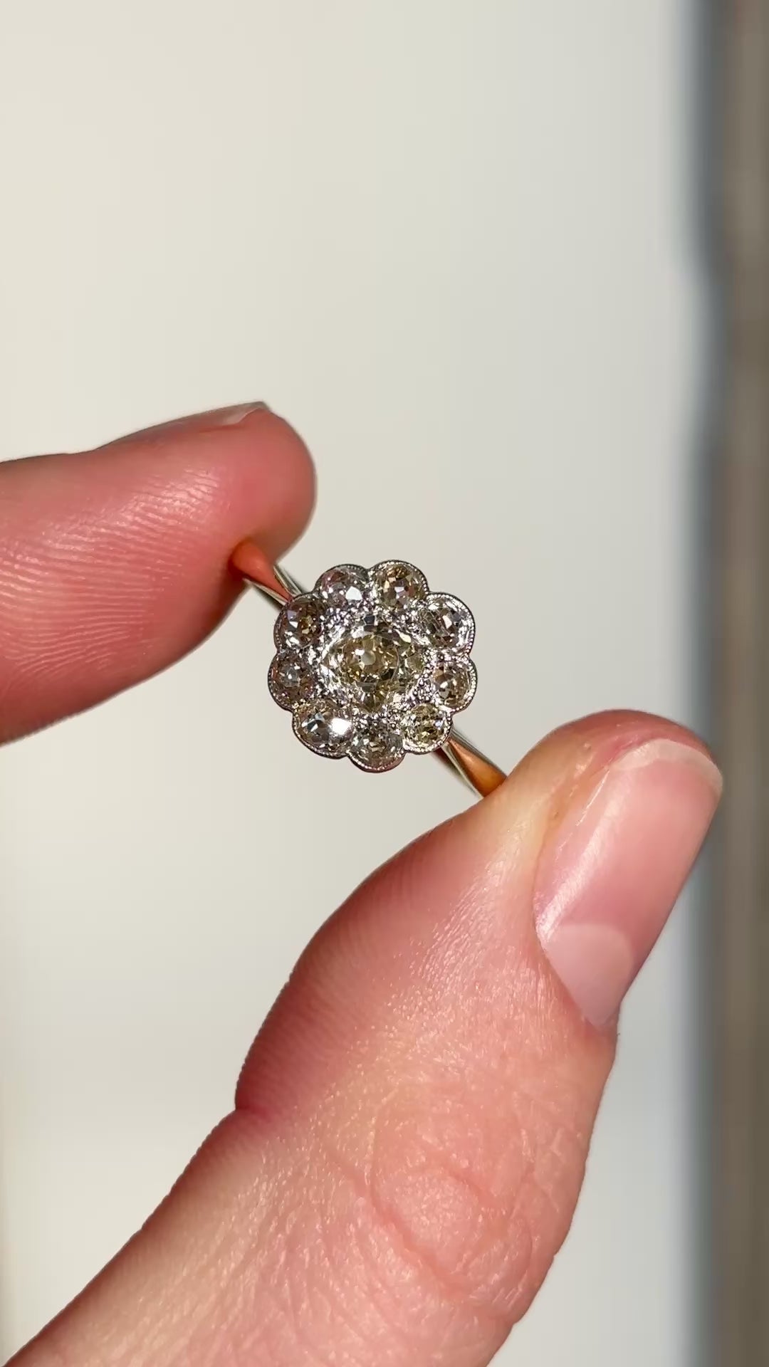 Vintage, Art Deco brown-cinnamon diamond cluster ring