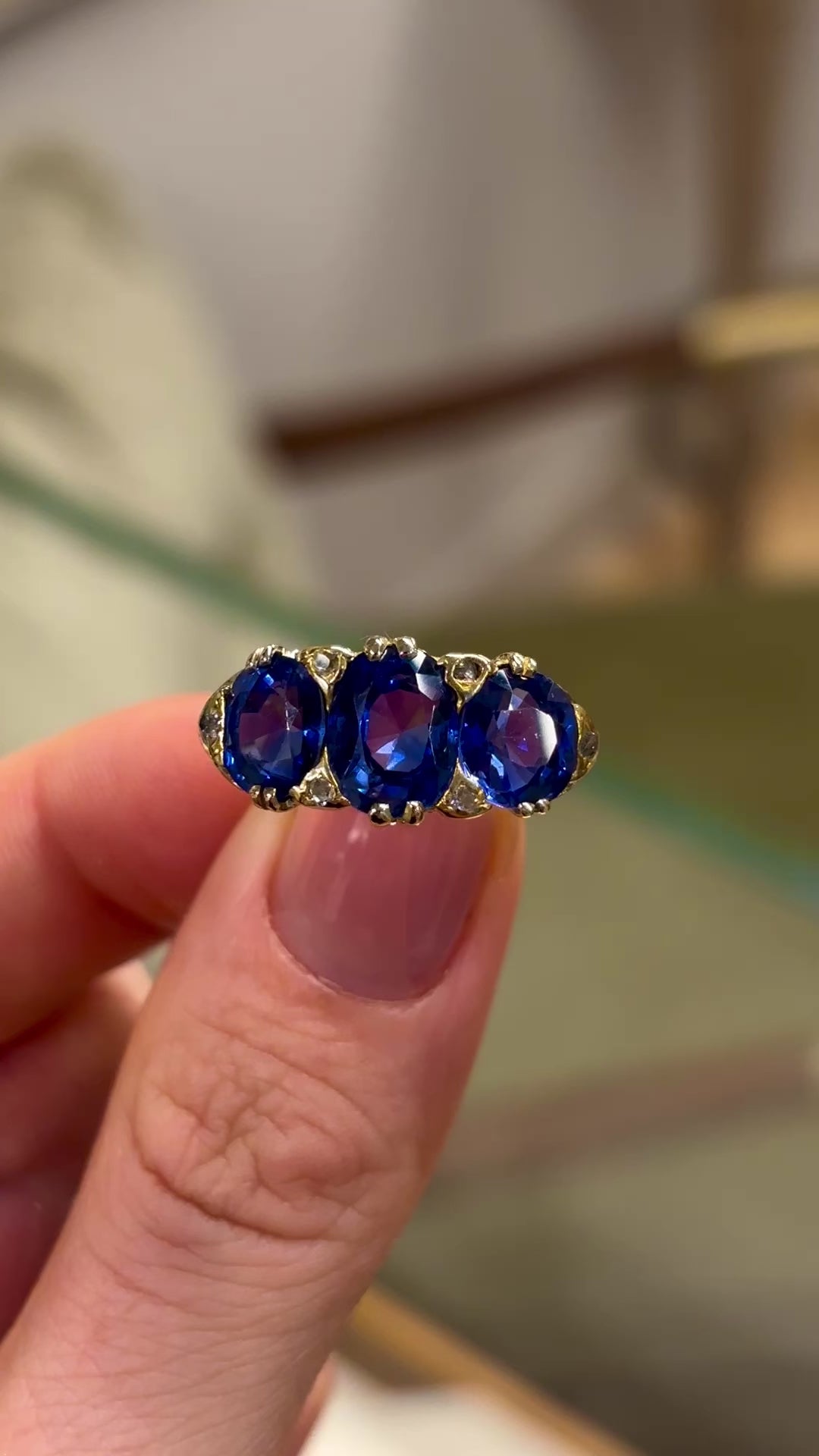 Antique, Victorian three-stone sapphire ring