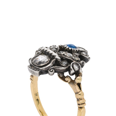 Antique Giardinetti sapphire ring, side view.