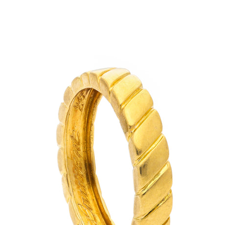 Van Cleef & Arpels 18ct yellow gold band, side view. 