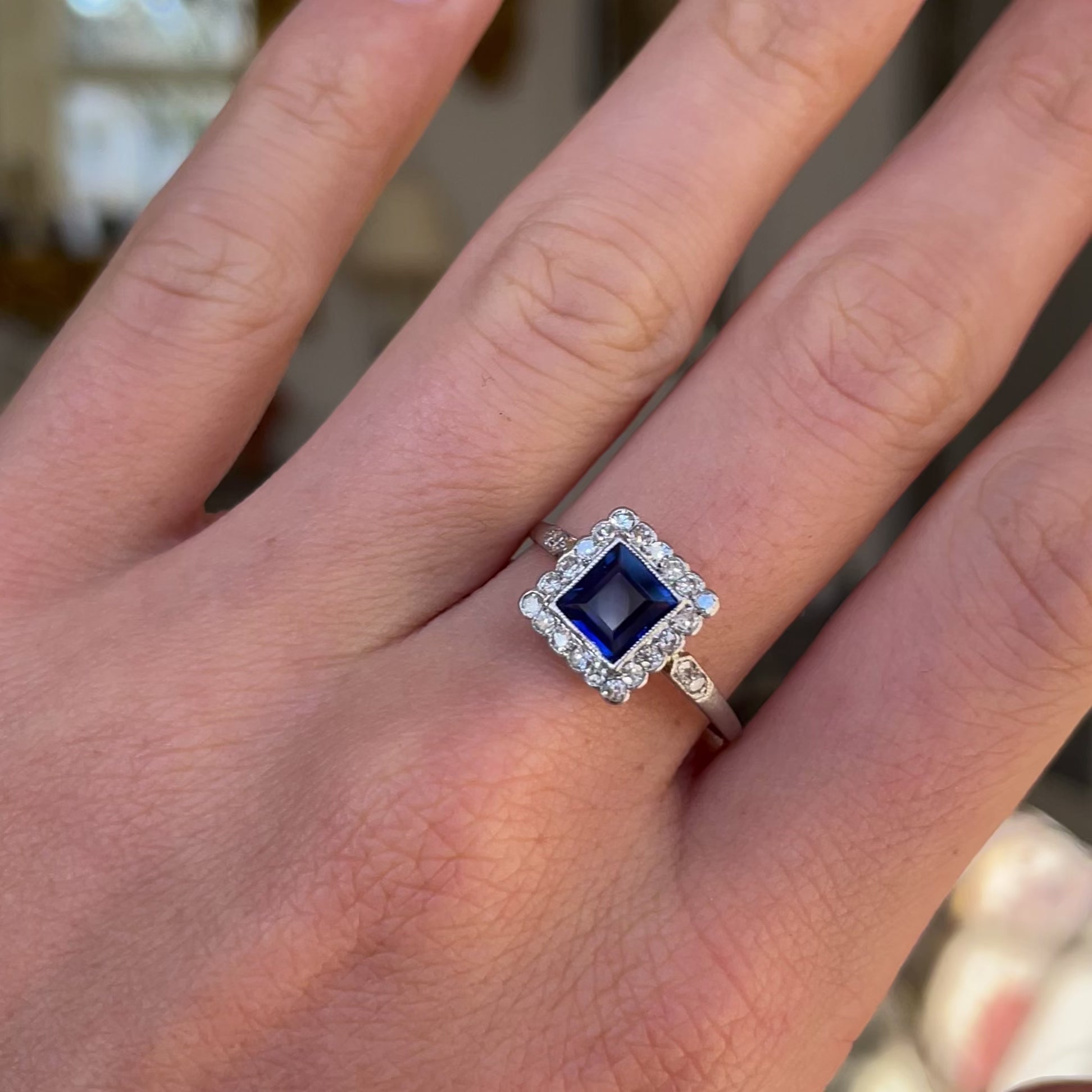 Royal blue diamond on sale ring