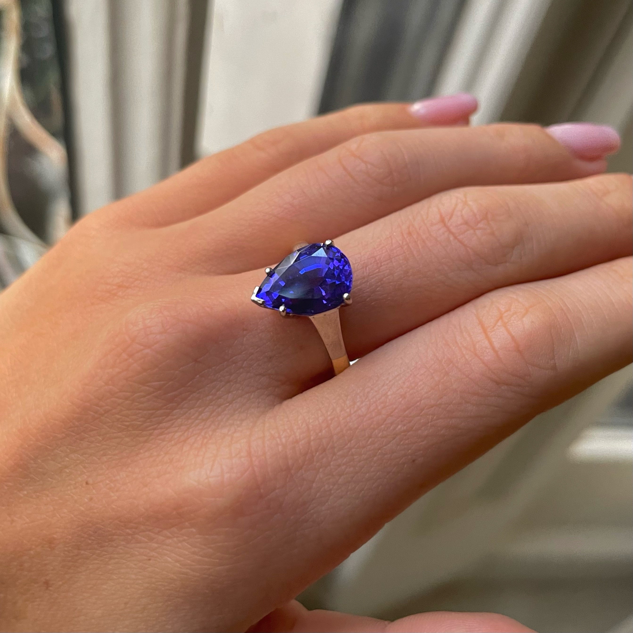 Vintage 1995 5ct Pear shape Solitare Tanzanite Ring 18ct Yellow Gold